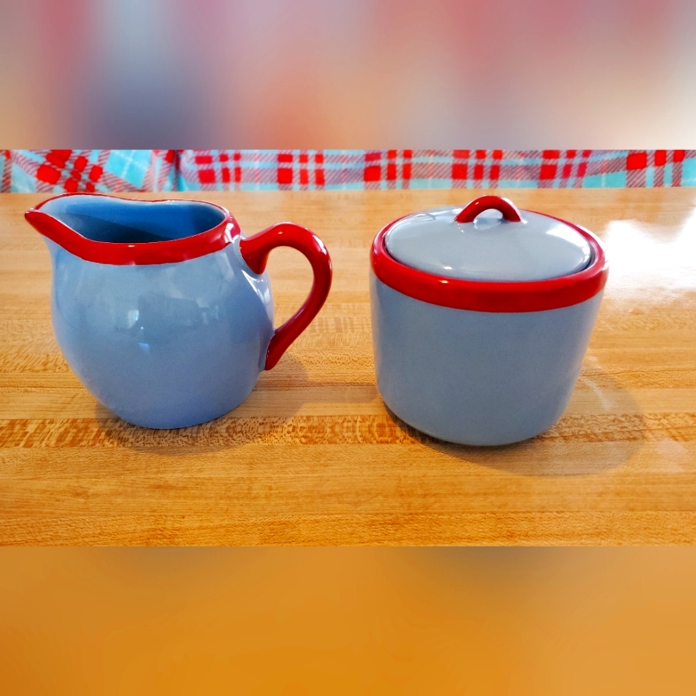 Boston Warehouse creamer and sugar,EUC